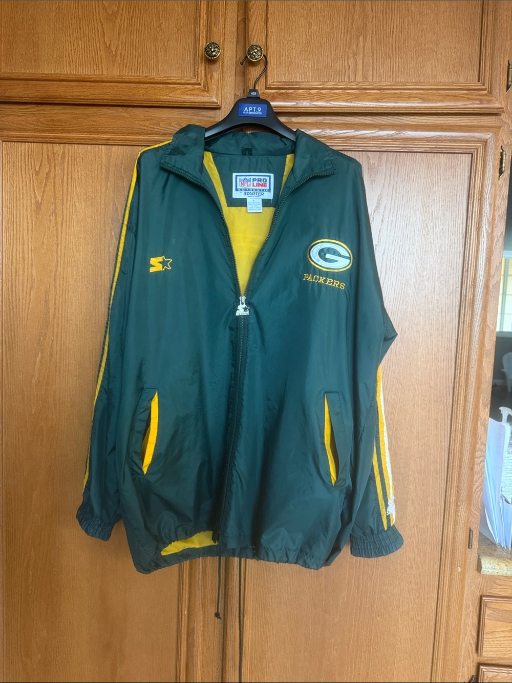 STARTER Green & Yellow NFL Packable Team Jacket